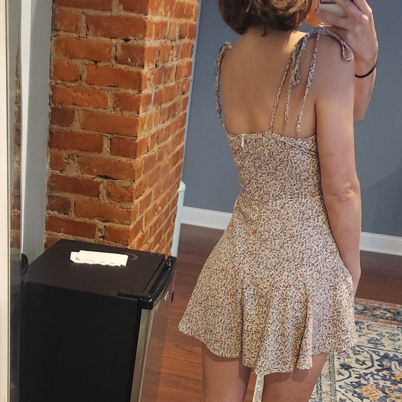 Princess Polly Floral Romper US 0 - Picture 2 of 3